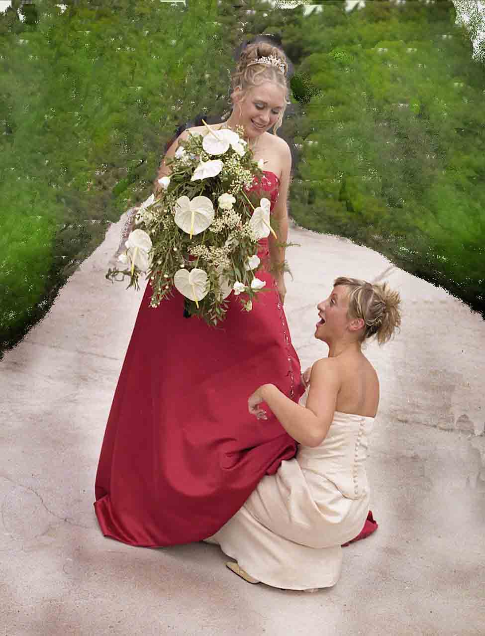 The bus & garage have vanished from this shot, it almost looks like countryside... Another good candid shot.