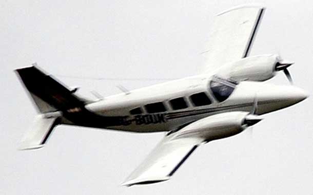 Image of G-BOUK PIPER PA-34-200T by Tony Johns
